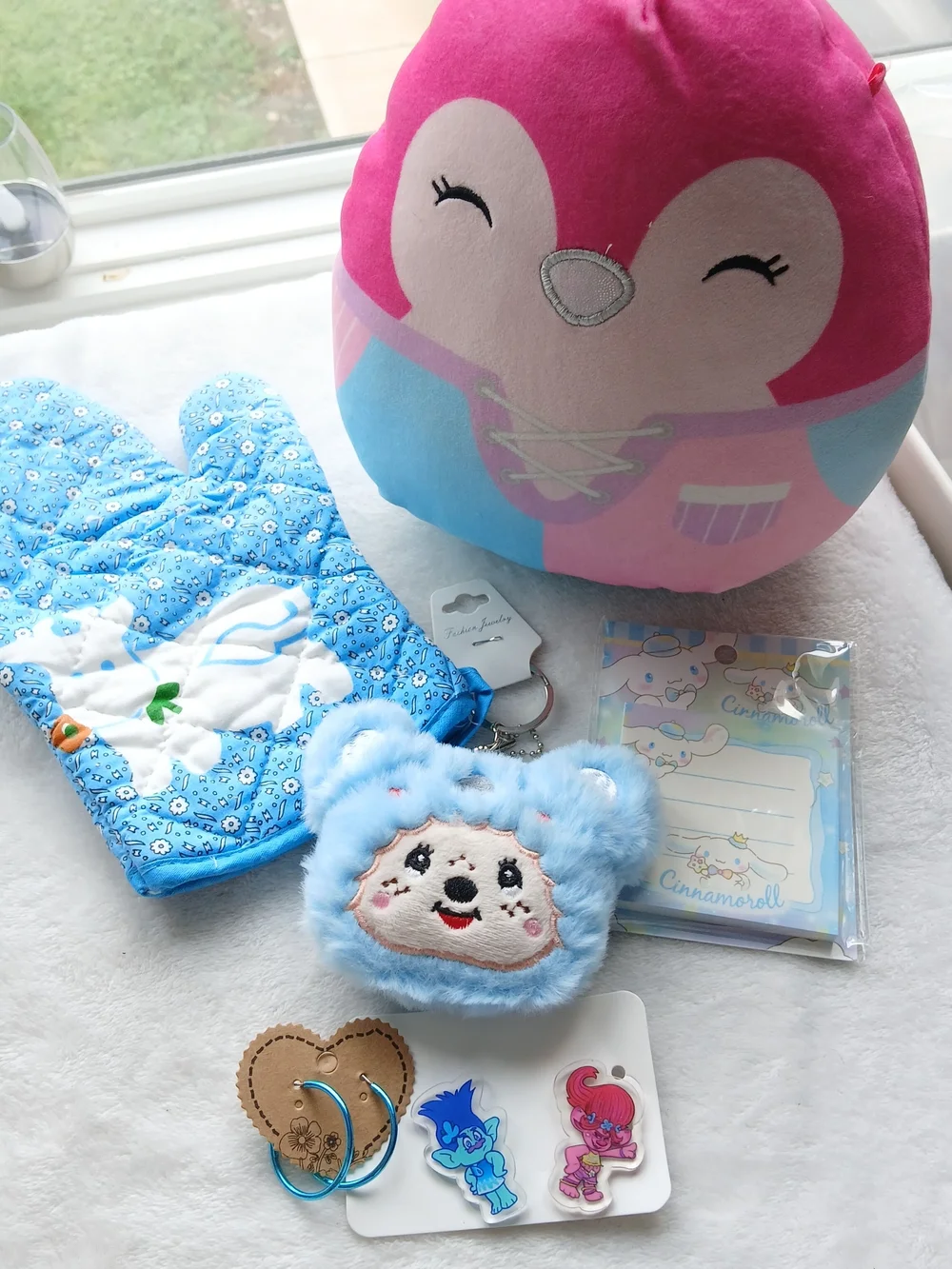 KIDS BUNDLE: Troll & Hoop Earrings, Penguim Squishmallow, Cinnamorall Note Pads+